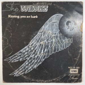 The Wings - Kissing You So Hard