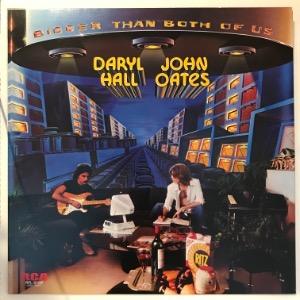 Daryl Hall &amp; John Oates - Bigger Than Both Of Us